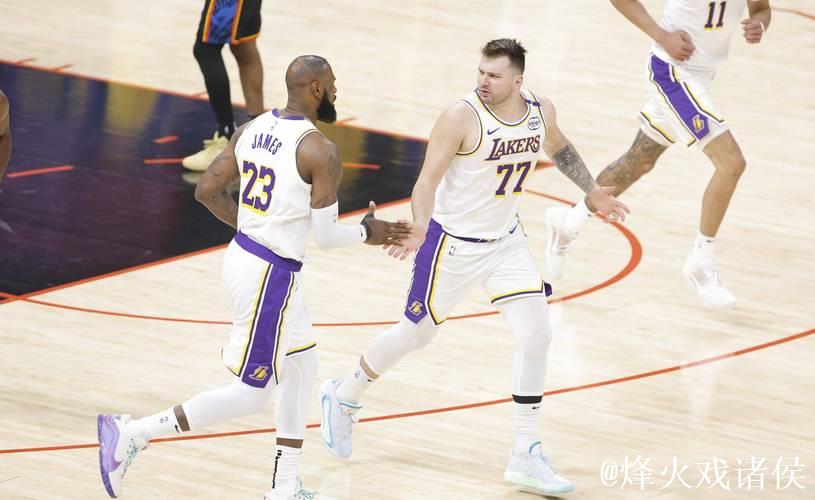 东契奇30+5+11难救主，詹姆斯17分湖人主场不敌活塞